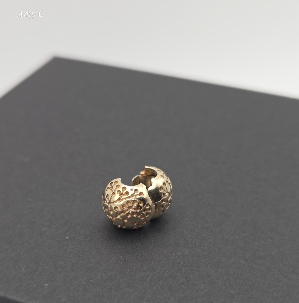 Pandora Retired 14kt Gold Clip Lucerne.